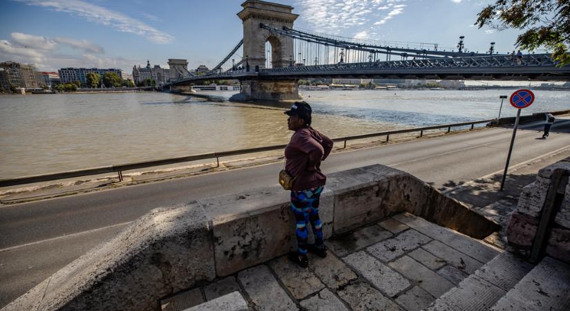 Vasárnap újból lezárják a budai alsó rakpartot