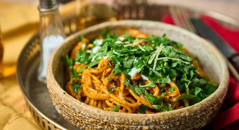 Csirke tikka masala spagetti