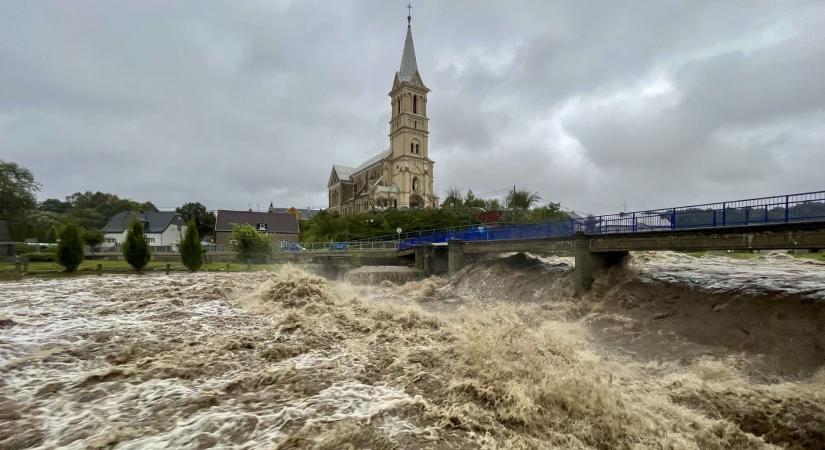 Rossz hírek érkeztek Csehországból: áldatlan állapotok jönnek télen az árvíz miatt