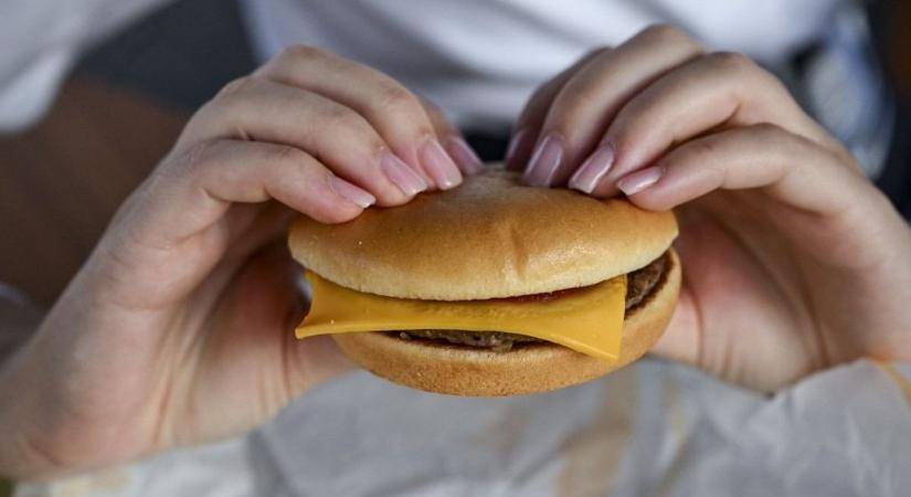 Véget érhet az olcsó hamburgerek kora