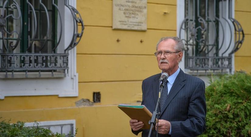 A Gyöngyös-Domoszlói Állami Gazdaság történetét immár emléktábla idézi a Mátraalján