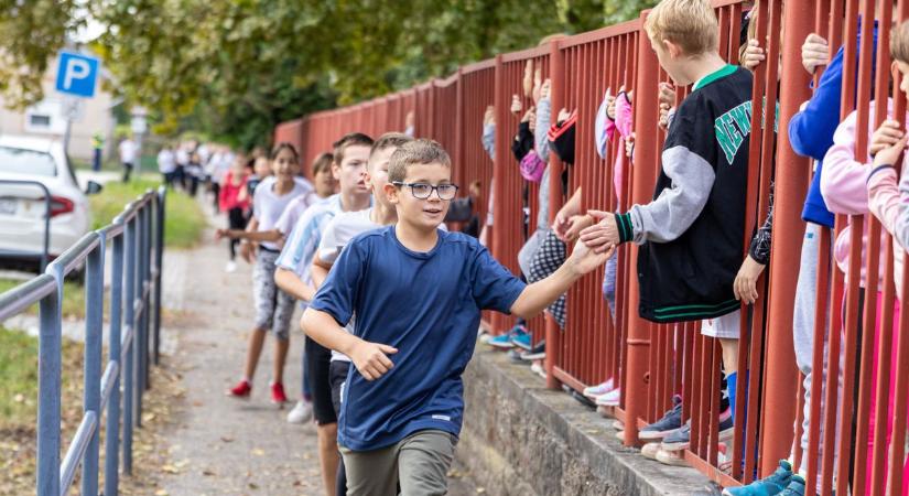 Sportnapot rendeztek a Bozsikban, együtt mozdult az iskola (fotók)