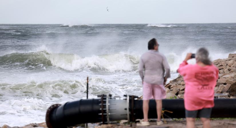 Az idei év legerősebb hurrikánja csapott le Floridára, már halálos áldozat is van