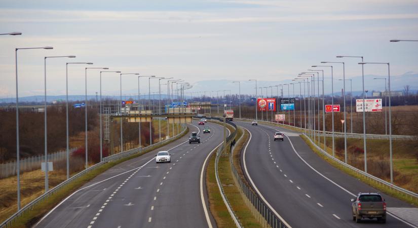 Bődületes blama: újabb egy évig zárva marad az M30-as autópálya