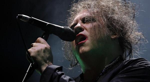 16 év után jelentkezik új albummal a The Cure, egy új dal már meghallgatható: 'Alone'