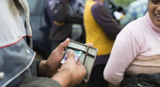 Éjjel tette közzé az NGM, hogyan nyúlna hozzá a minimálbérhez