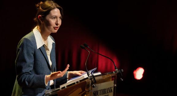 Sally Rooney elítéli az Izrael által folytatott palesztin népirtást