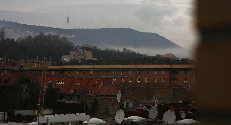 Rekordot döntött a viharos erejű szél Budapesten