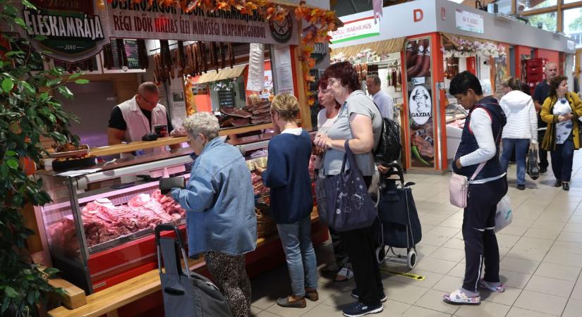 Felüdülés látni a minden-mentes világ poklában, hogy árulnak még kövesztett, paprikás fejhúst