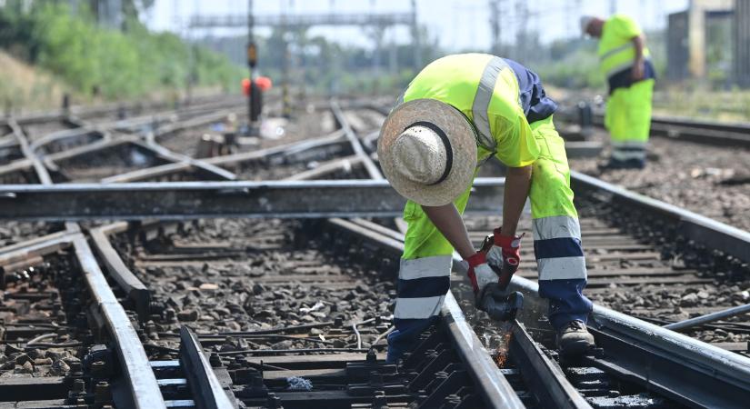 A vasút fejlesztésére vesz fel hitelt a magyar kormány