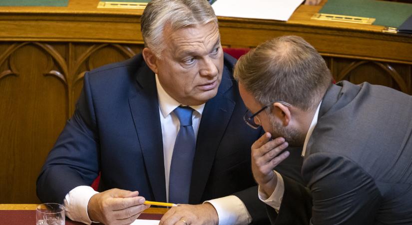 Az egyik kulcsemberét próbálja megmenteni Orbán Viktor