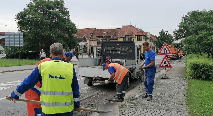 A gazdák szerint nehéz közlekedni a Nagymegyer körüli utakon, a Szlovák Útkezelőség szerint nem