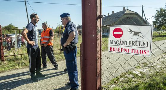 „Miért van szükség háromméteres drótkerítésre, rendőrökre és barakkágyakra egy diáküdülőben?” - az osztrákok is kiakadtak a csermajori építkezésen