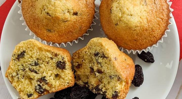 Egyszerű mazsolás muffin: bögrével mérd ki a hozzávalókat