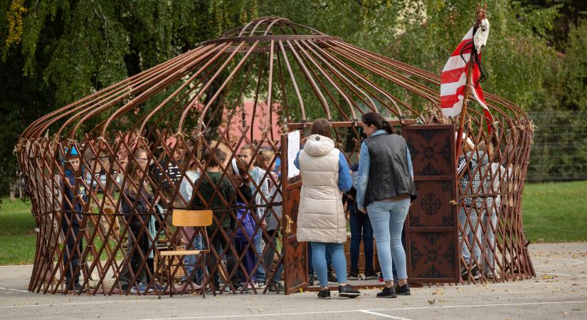 A honfoglalás időszakával, a kora középkorral ismerkedtek a tanulók a Kőrösiben