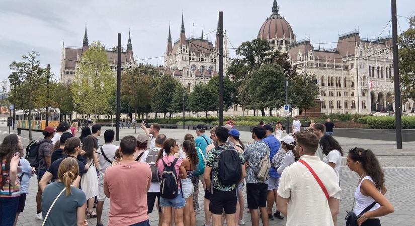 Augusztusban tovább dübörgött a turizmus, a Liszt Ferenc repülőtér forgalma is kiemelkedő volt