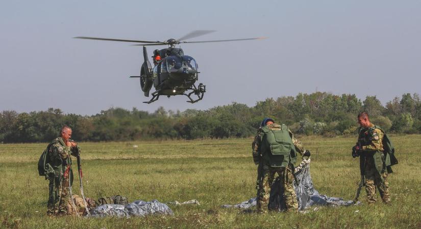 Ne rémüljön meg, ha katonai helikoptereket lát!