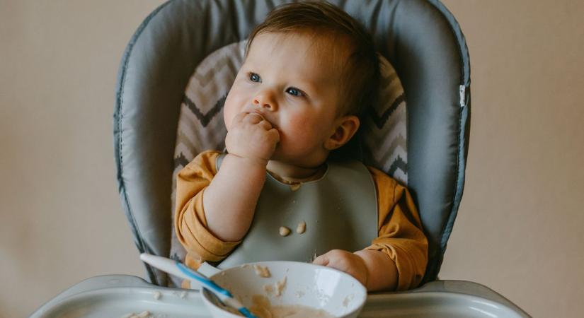 Három kisgyerek halt meg, miután ettek egy instant zabkásából