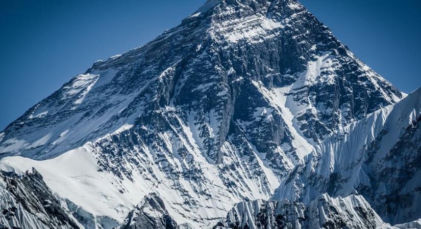 Napról napra nő a Mount Everest