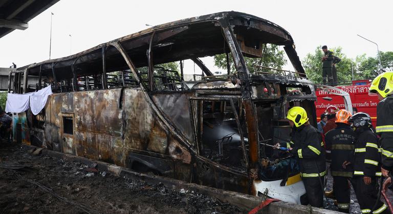 Több mint 20 gyerek meghalt egy thaiföldi buszbalesetben