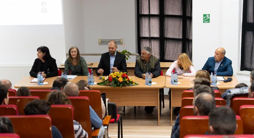 Kinyitják az ajtót, de a lehetőséggel élni is kell – tanévnyitó a BBTE sepsiszentgyörgyi tagozatán