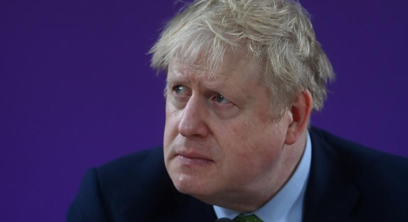 Boris Johnson bombát robbantott: "a királynő csontrákban halt meg"