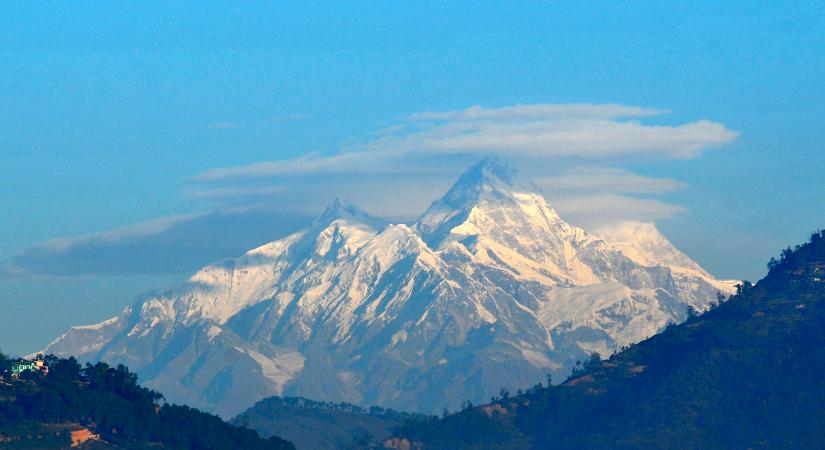 A Mount Everest jóval magasabb és gyorsabban növekszik, mint kellene