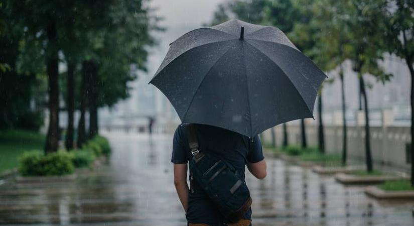 Brutális esőzések jönnek az országban! Kiadták a narancssárga figyelmeztetést ezekre a vármegyékre