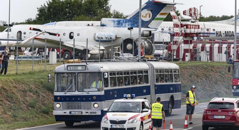 Újra beköltöznek az Ikarusok az Aeroparkba