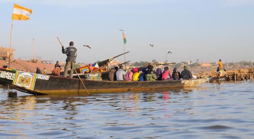 Legkevesebb 60-an meghaltak egy nigériai hajóbalesetben