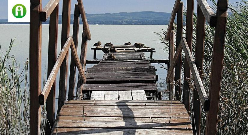 Nincs kegyelem! Folytatódik a bontás a Balaton partján