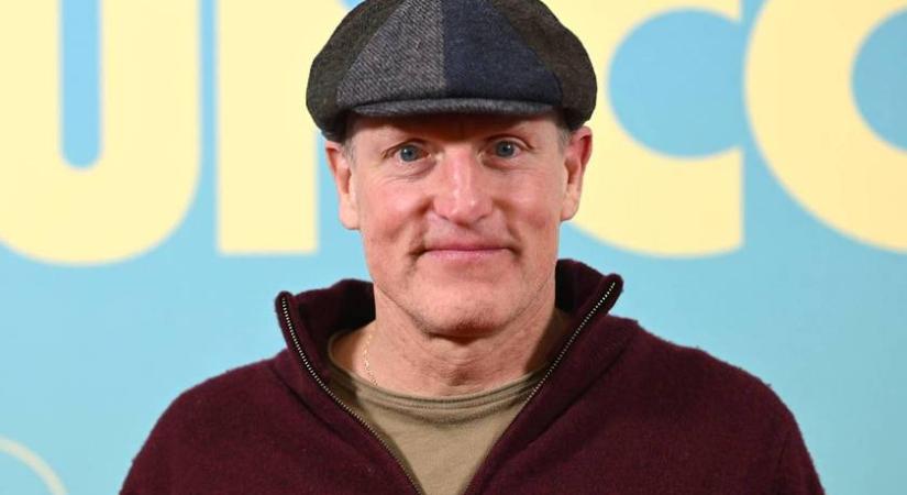 Woody Harrelson így pózolt a Halászbástyánál: imádni való kép készült a színészről