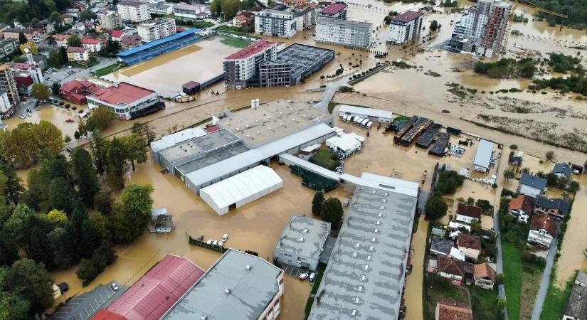 Már 14 halálos áldozata van a Boszniában pusztító áradásoknak