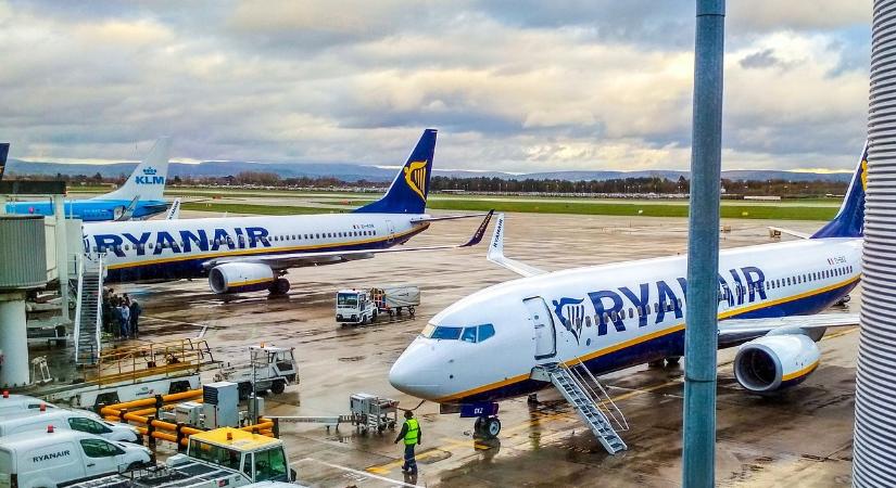 Sokkoló díjszabást vezetett be a Ryanair a kézipoggyászokra