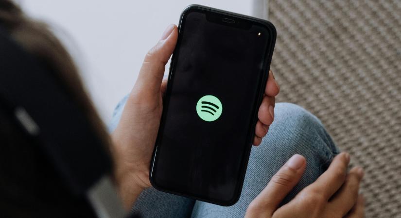 Praktikus újítással állt elő a Spotify – már net sem kell