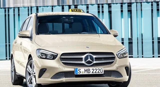 A német taxi már nem Mercedes, bedőlt a vajszínű autók eladása