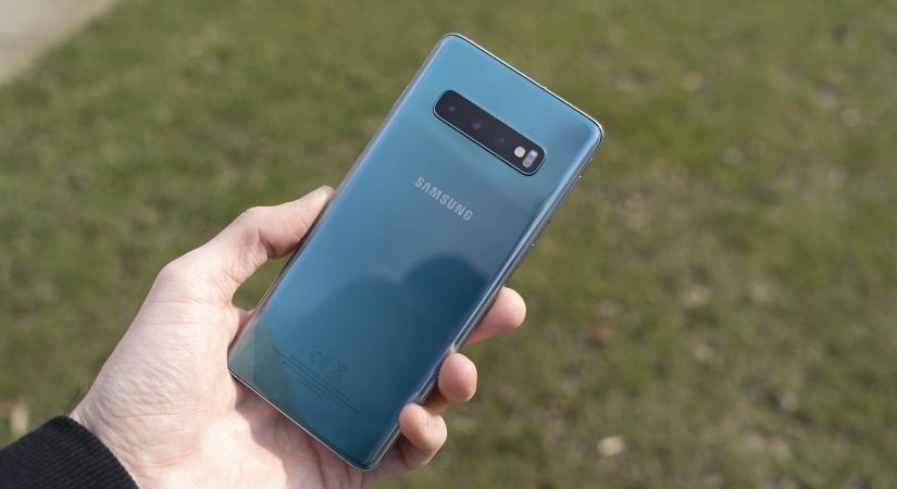 Durva hibával érkezett a Galaxy S10 és a Note 10 frissítése