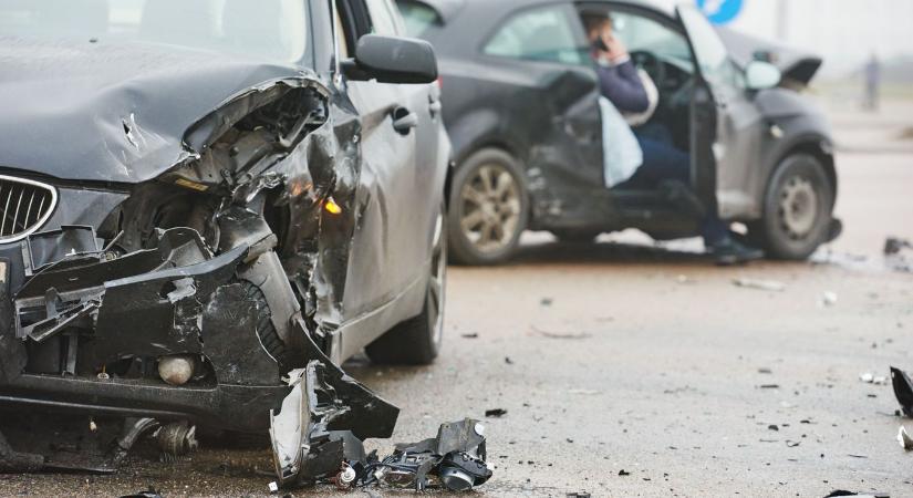 Baleset Nagyvenyim és Mezőfalva között