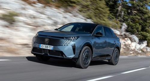 Plug-in hibrid változatban is megjelenik az új Peugeot 3008