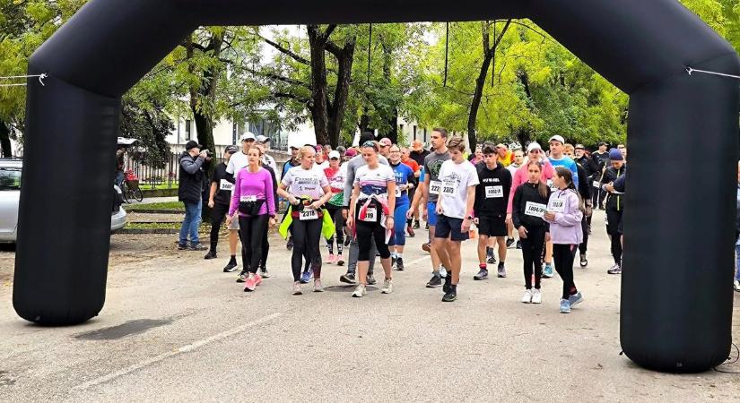 Sport, ami összeköt - Célba ért a 27. Csongrád–Szentes „g”-át futás – videóval