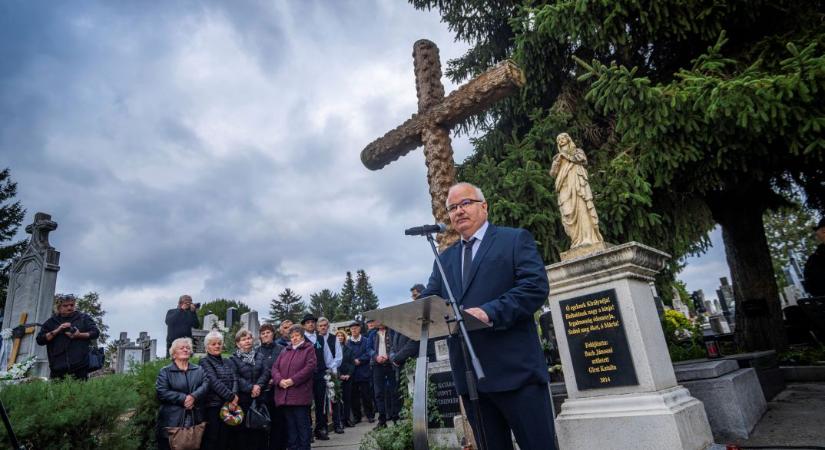 Az aradi vértanúk emlékére