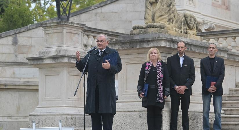 Lezsák Sándor kapta a Batthyány Lajos-díjat