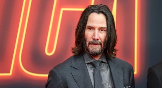 Keanu Reeves kisodródott a versenypályáról, de azt is szemrebbenés nélkül megoldotta (videóval)