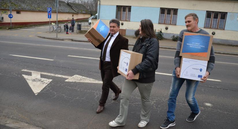 Tej 200 helyett 800, cukor 266 helyett 1036 forintért – elképesztő túlárazásokat talált, feljelentést tesz az Integritás Hatóság