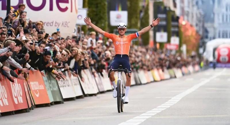 Országútis hírek külföldről: Mathieu van der Poel lett a Gravel szakág világbajnoka, Laporte sikere a Párizs-Tours-on, elit közösségben Pogacar