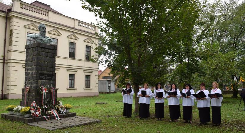 Az aradi vértanúkra emlékeztek Nagyszőlősön - Kitartunk, megmaradunk