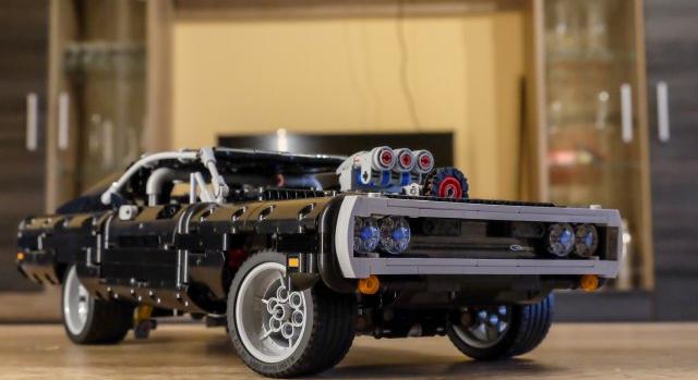 Pont befér a fa alá – LEGO Dom’s Dodge Charger