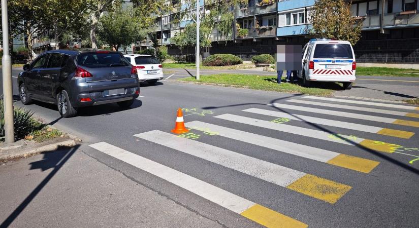 Két gyalogost ütött el egy autó Szombathelyen a gyalogátkelőhelyen - helyszíni fotók