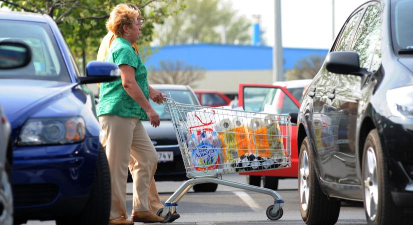 Kettészakította az országot a minimálbér-emelés és a bevásárlóturizmus