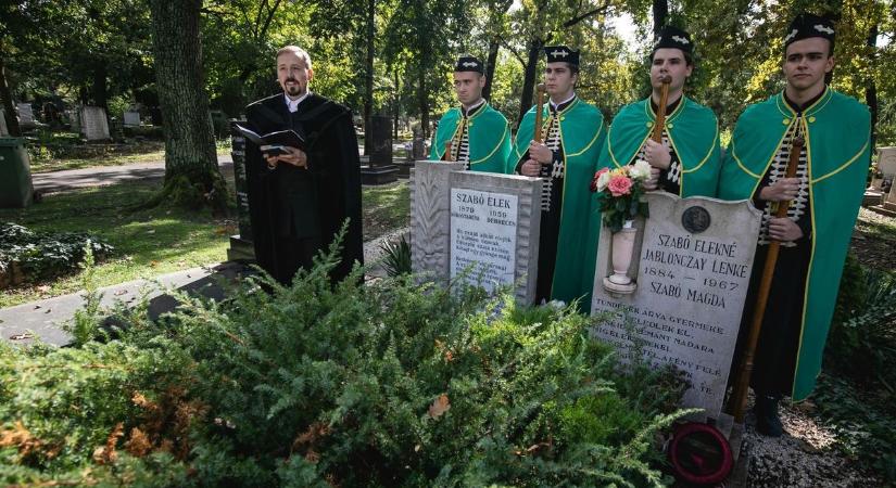 Szabó Magdára emlékeztek a dóczys diákok